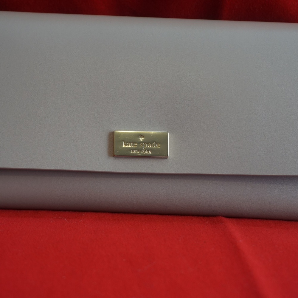 Kate Spade - Picture 3 of 6